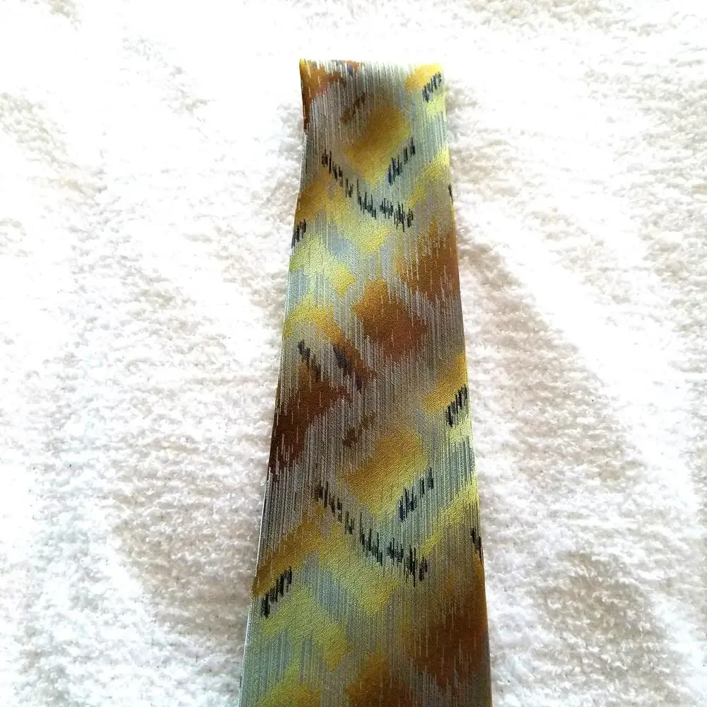 Vintage 1950s Mens Tie Wembley Green Abstract Light Olive Necktie 54